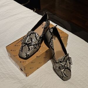 Mix No. 6 Black & Gray Snakeskin pattern Flats with striking buckle